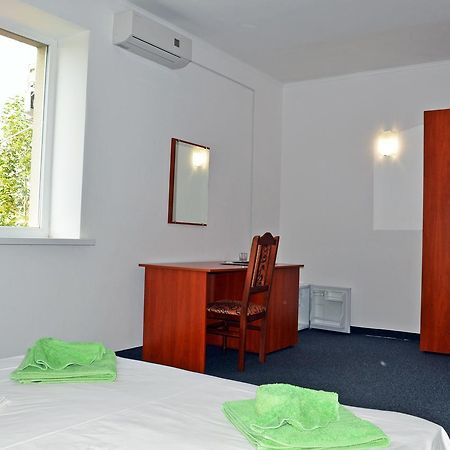 Barbaris Hotel Zaliznyy Port Exterior photo